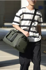 Borsone da viaggio verde oliva impermeabile con scomparto separato per le scarpe