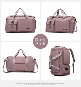 Vue détaillée sous quatre angles d'un sac de sport rose foncé avec ses poignées