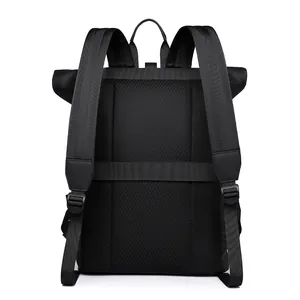 Zaino business nero con spallacci a S ergonomici e fascia per trolley sul retro