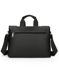 Vista posteriore dettagliata della borsa in pelle PU nera con tasca a zip nascosta