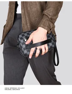 Herren-Clutch aus grauem Kunstleder mit Karomuster, Handgelenkschlaufe und Silber-Zipper