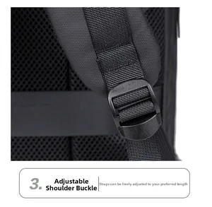Détail de la boucle de bandoulière réglable sur le sac à dos d'affaires noir