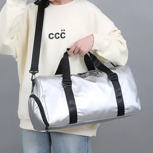 Sac de sport argenté grande capacité avec compartiment à chaussures et poche humide
