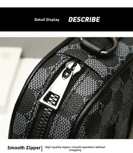 Detalle de cremallera triangular plateada en bolso bandolera con diseño de cuadros