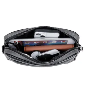 Borsa a tracolla intrecciata grigia con spazio per tablet, telefono e accessori