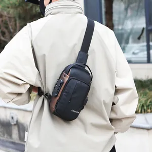 Sac de poitrine antivol pour homme avec serrure à code et port USB en noir et marron