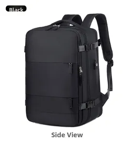 Vista laterale dello zaino business nero con porta USB e dettagli di fibbia