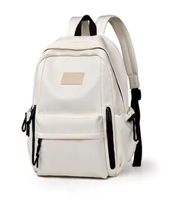 Vue latérale détaillée du sac à dos blanc cassé grande capacité avec sangles réglables