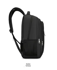 Vue latérale d'un sac à dos noir pour ordinateur avec bretelles respirantes et poche filet