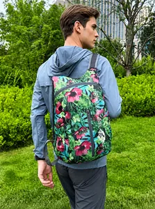 Details des leichten wasserdichten Blumenrucksacks mit atmungsaktiven Netzschultergurten