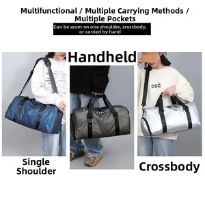 Sac de voyage étanche montrant les styles porté main, épaule et bandoulière