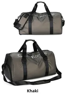 Vue détaillée du dessus d'un sac de voyage kaki avec bandoulière et texture nylon
