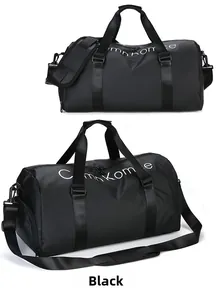 Vue détaillée du sac de sport noir avec compartiment à chaussures et bandoulière