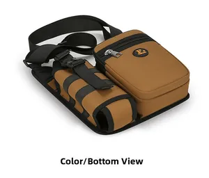 Detailansicht der Unterseite der braunen Outdoor-Brusttasche mit robusten Nähten