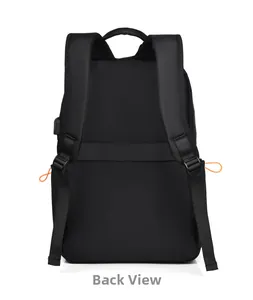 Dettaglio zaino business con porta USB, spallacci imbottiti e fascia trolley