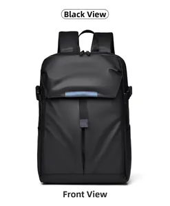 Vorderansicht schwarzer wasserdichter Business-Rucksack mit Reflektorstreifen und Seitentaschen