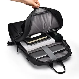 Großer schwarzer wasserdichter Business-Rucksack mit Laptopfach und breiter Öffnung
