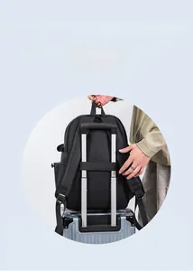 Détail de la sangle pour bagage au dos du sac à dos pour ordinateur de grande capacité