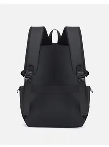 Vue arrière du sac à dos ordinateur avec bretelles en S et sangle pour bagage