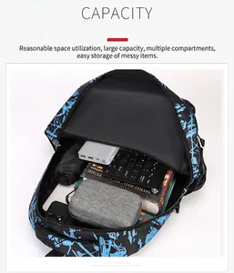 Binnenaanzicht van de reisrugzak met gevoerd laptopvak en georganiseerde opbergruimte