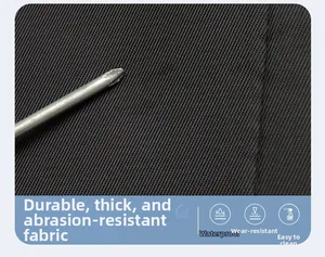 Primo piano del resistente tessuto Oxford impermeabile con test di superficie antigraffio