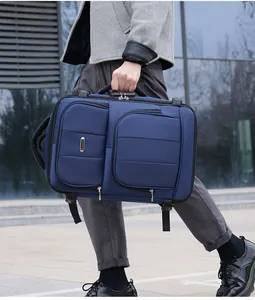 Dettaglio zaino business impermeabile con tasche frontali e maniglia laterale rinforzata