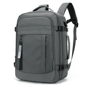 Mochila de viaje gris impermeable de gran capacidad con hebillas laterales y correas en S