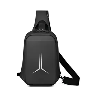 Bolso bandolera rígido para hombre con cierre antirrobo de combinación y asa superior