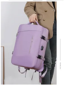 Détail du sac à dos de voyage violet clair avec boucles et port USB externe