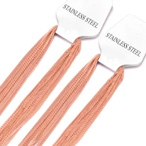 Juego de dos collares de acero inoxidable oro rosa de 2mm en tarjetas blancas