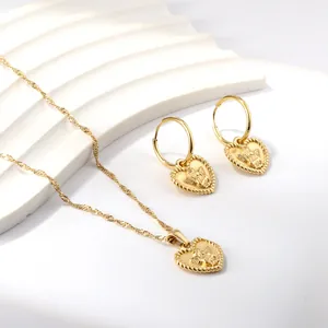 Set gioielli vintage in acciaio inossidabile placcato oro 18k con cuori in rilievo angelo
