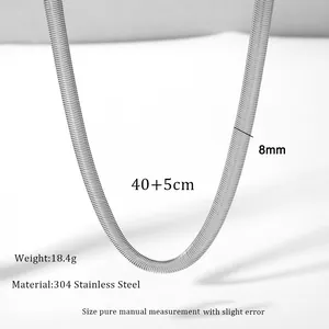 Dettaglio catena serpente piatta 8mm in acciaio 304 con specifiche lunghezza 40+5cm