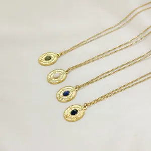 Colliers vintage français à pendentifs ovales en pierres précieuses, acier doré