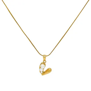 Elegant 18k gold snake chain necklace with heart pendant and three inlaid pearls