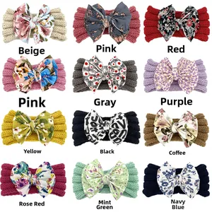 Vue en grille de 12 bandeaux tricotés pour bébé avec nœuds imprimés fleuris et pois