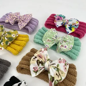 Bandeaux bébé tricotés colorés avec divers nœuds en tissu floral en plusieurs couleurs