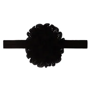 Détail du bandeau fleur en dentelle noire avec broderie creuse et bande élastique souple