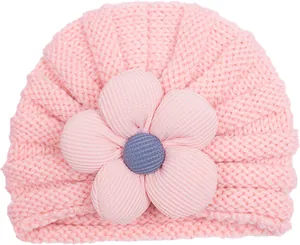 Trama in maglia dettagliata del turbante rosa per neonati con decorazione floreale 3D