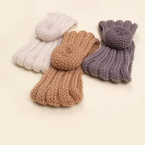 Bandeaux d'hiver en tricot pour bébé avec boules de donut en beige, camel et violet