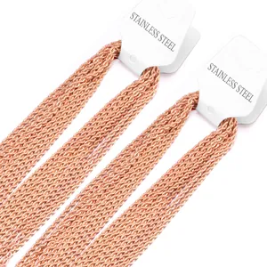 Colliers maille corde en acier inoxydable or rose sur cartes de présentation