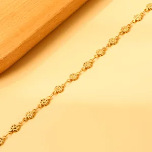 Minimalist gold-plated stainless steel flower anklet for women with elegant floral links