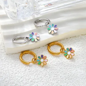 Créoles Charme Marguerite Acier Inoxydable Émail Coloré Fleur Huile De Goutte Bijoux De Mode Simple Pour Femmes