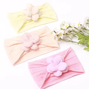 Lot de 3 bandeaux bébé en nylon souple avec fleurs 3D torsadées aux couleurs pastel douces