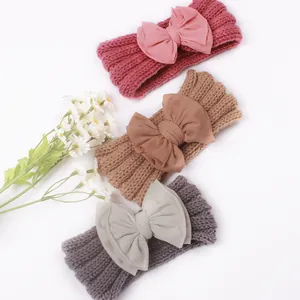 Dreiteiliges Set aus gestrickten Nylon-Baby-Stirnbändern mit großen Schleifen in verschiedenen Farben