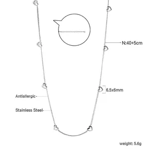 Collier en acier inoxydable argenté avec six cœurs et chaîne réglable de 40+5cm