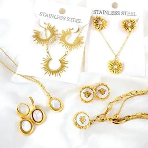 Set di Gioielli in Acciaio Inossidabile Placcato Oro 18K per Donna Vintage Sole Fiore Ape Angelo Cuore Collana con Ciondolo Orecchini Gioielli di Moda