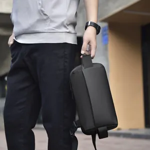 Wasserdichte schwarze Brusttasche für Herren, große Kapazität und robuster Schultergurt