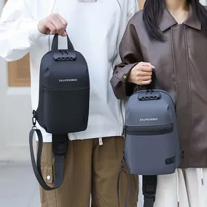Sac de poitrine étanche de grande capacité avec serrure antivol à combinaison