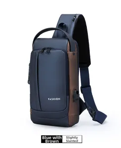 Detailansicht der wasserdichten Crossbody-Brusttasche mit USB-Anschluss und Schloss