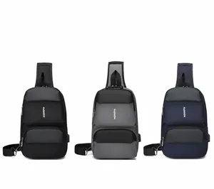 Herren Brusttasche in Schwarz, Grau und Blau mit USB-Anschluss und Fashion-Logo